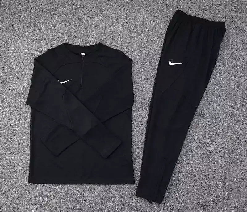 Conjunto Nike Dri-Fit Jaqueta + Calça "All Black"