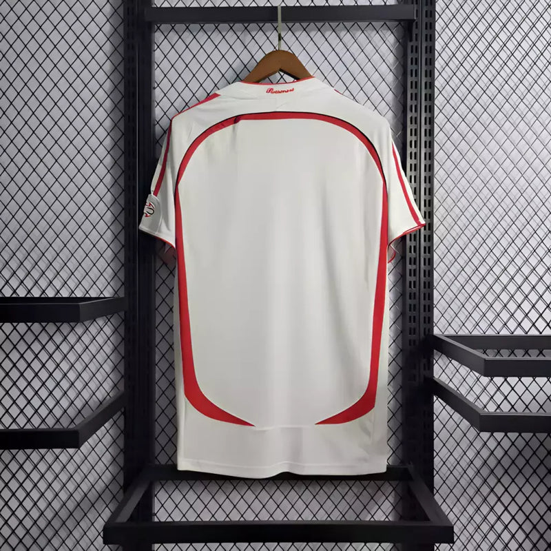 Camisa Retrô "Milan Away 06/07"