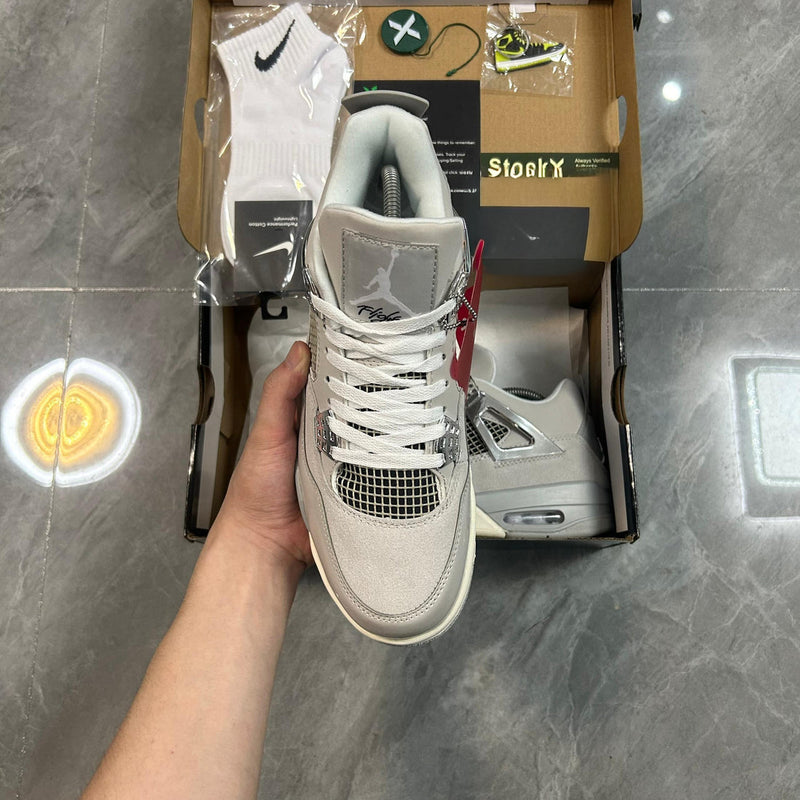 Nike Air Jordan 4 Retro 'Frozen Moments'