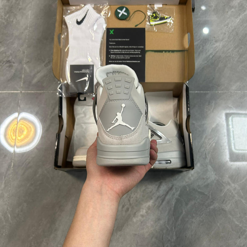 Nike Air Jordan 4 Retro 'Frozen Moments'