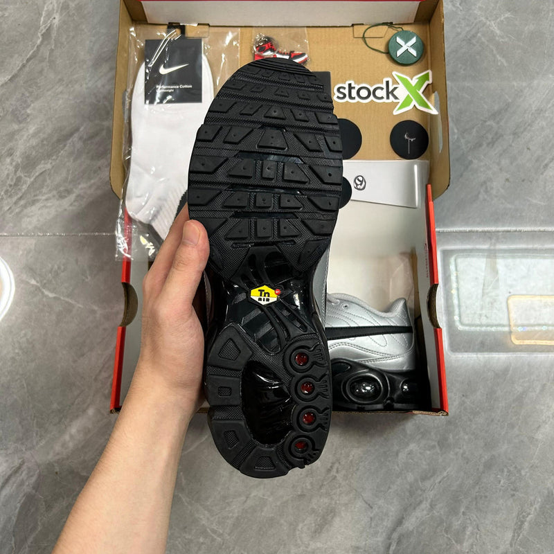 AIR MAX TN TIEMPO “METALLIC SILVER BLACK”