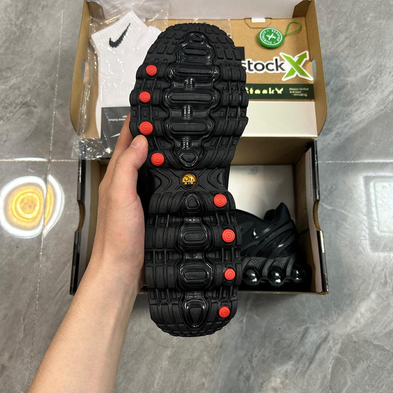 Air Max DN8 "Triple Black"