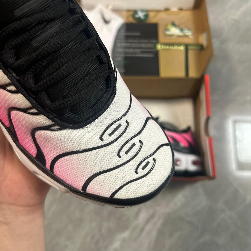 Air Max Plus TN 1 “Hot Punch”