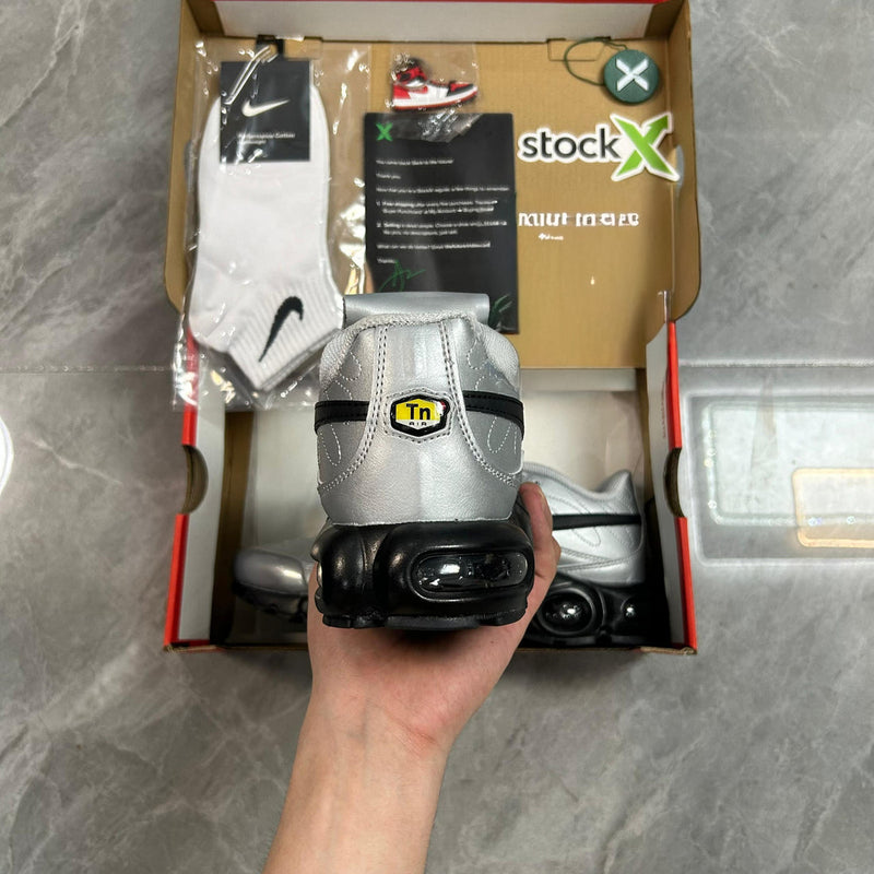 AIR MAX TN TIEMPO “METALLIC SILVER BLACK”