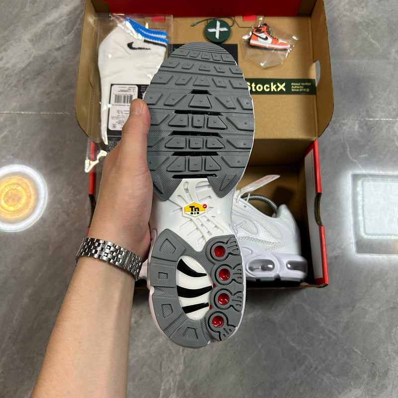 Air Max TN Plus "Triple White"