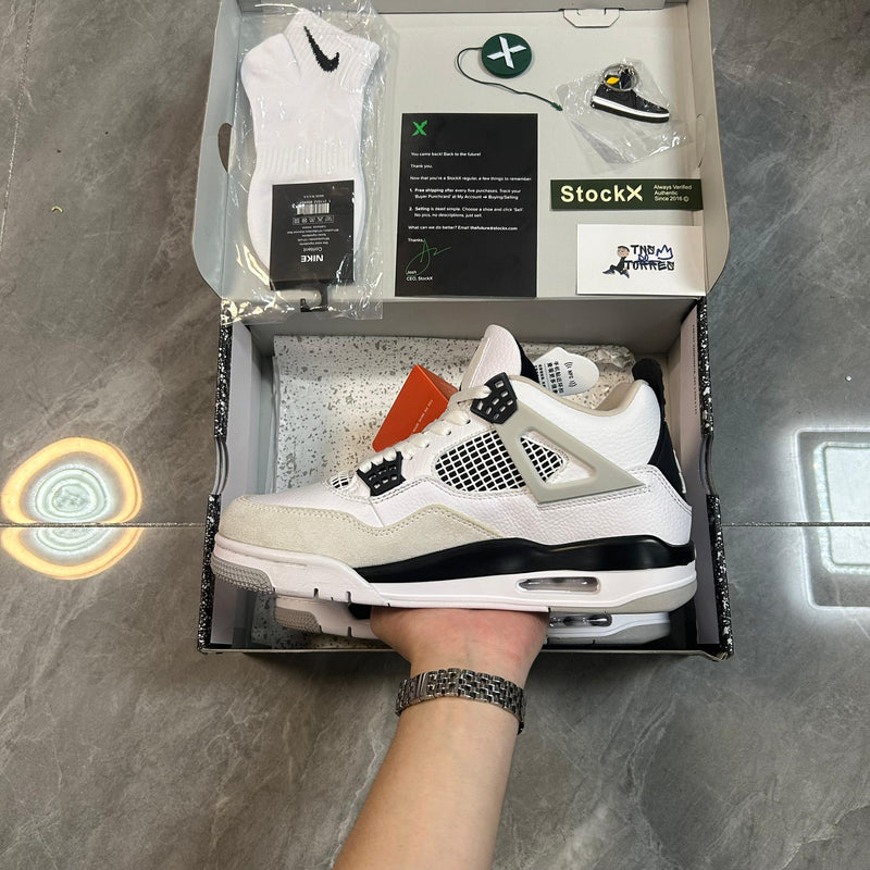 Nike Air Jordan 4 Retro 'Military Black'