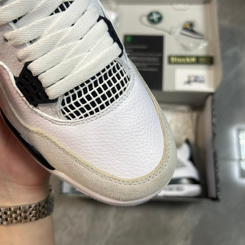 Nike Air Jordan 4 Retro 'Military Black'